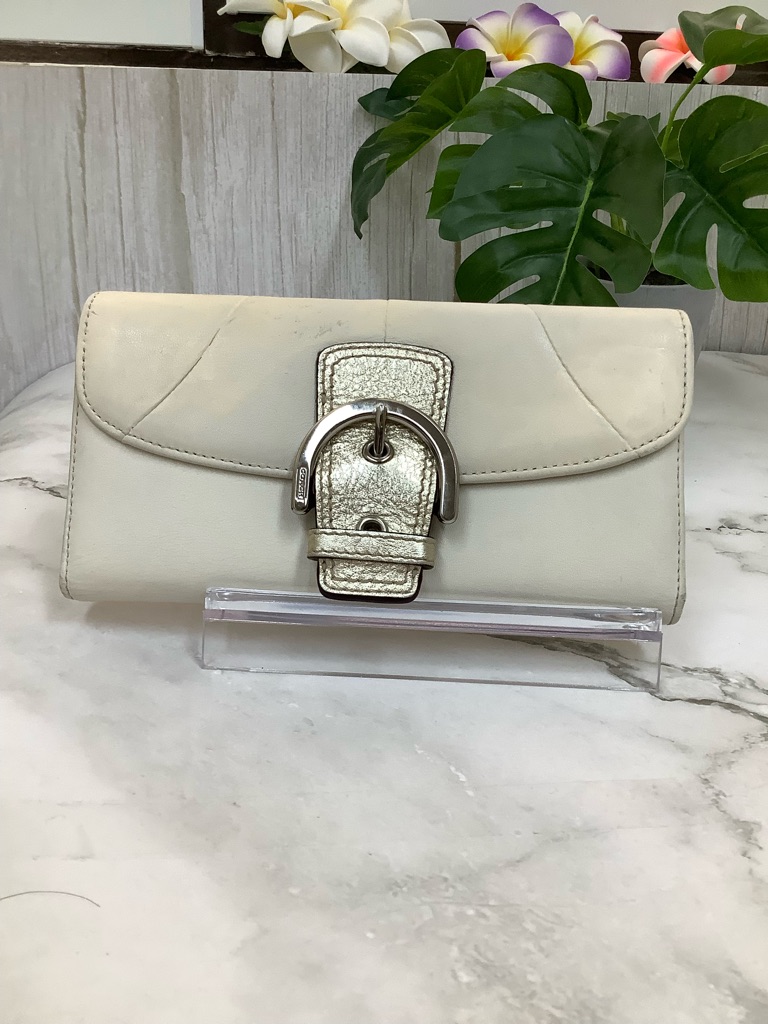 Guc Coach Cream Soho Leather Wallet With Metallic Buckle Accent
